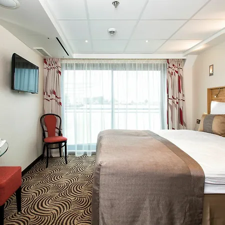 Crossgates Hotelship 4 Star - Altstadt - * Düsseldorf